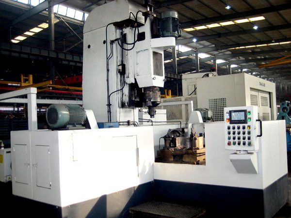 減殼(ke)三麵(mian)鏜(tang)車機牀